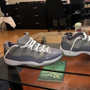 Jordan 11 Retro Low Grey